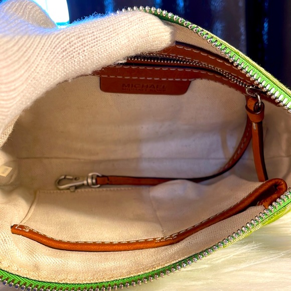 Michael Kors Women Purse in Green - Picture 12 of 13